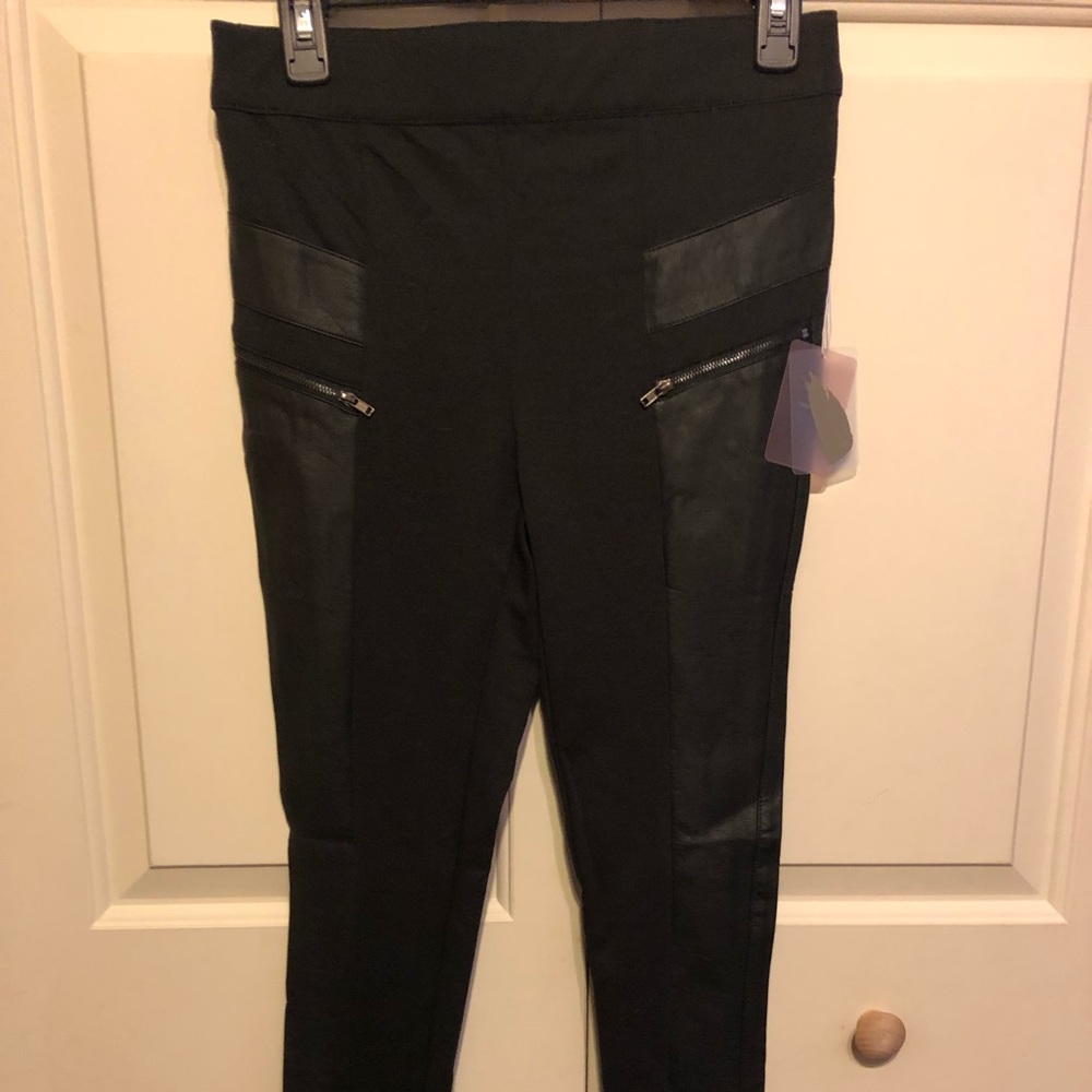 Forever 21 Contemporary black leggings